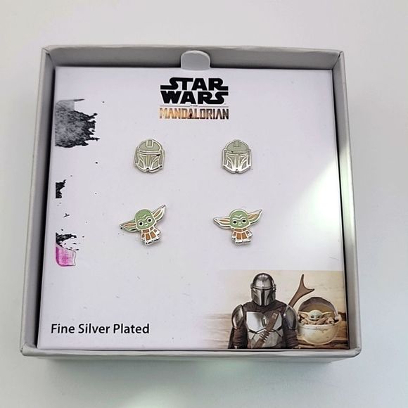 NIB SET OF STAR WARS MANDALORIAN BABY YODA & JEDI STUD EARRINGS - Picture 2 of 2